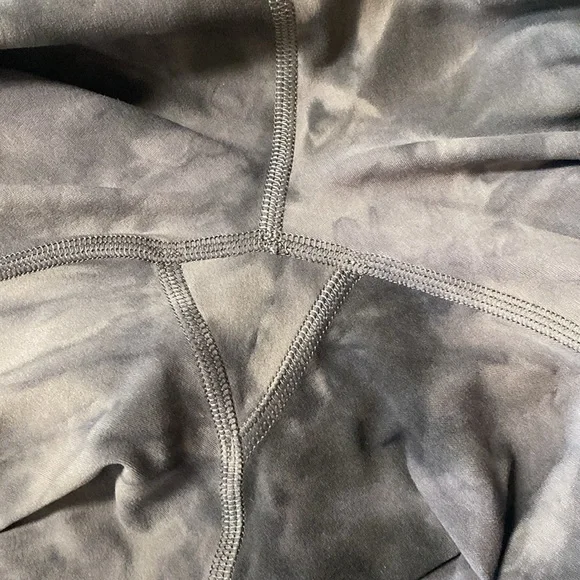 Lululemon Diamond Dye Grey Graphite Groove Super-High-Rise Flared Pant | Size 6 - Picture 9 of 9